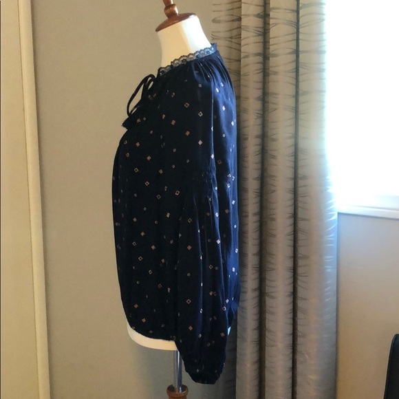 Excellent condition Lucky Brand long sleeve top - Picture 3 of 5